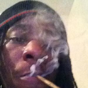 Meet your Posher, Derrick